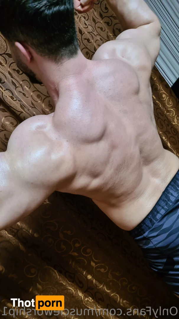 Muscle worship 16346401
