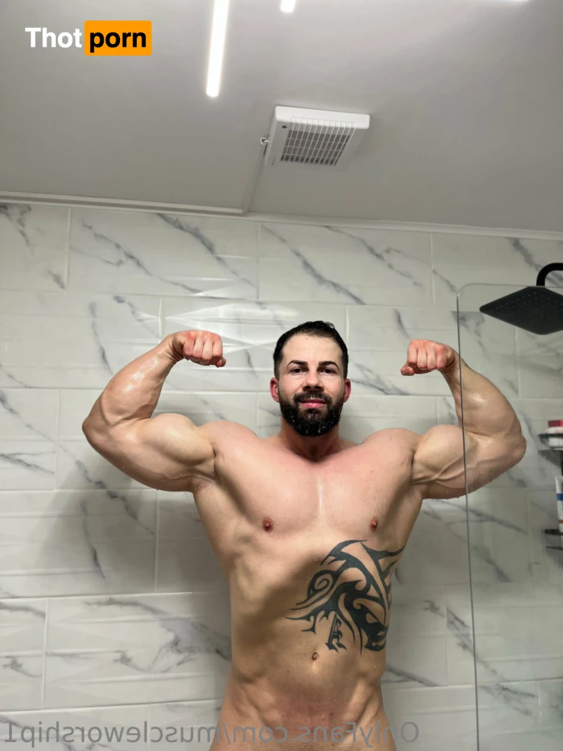 Muscle worship 16346408