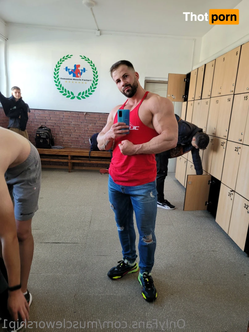 Muscle worship 16346574