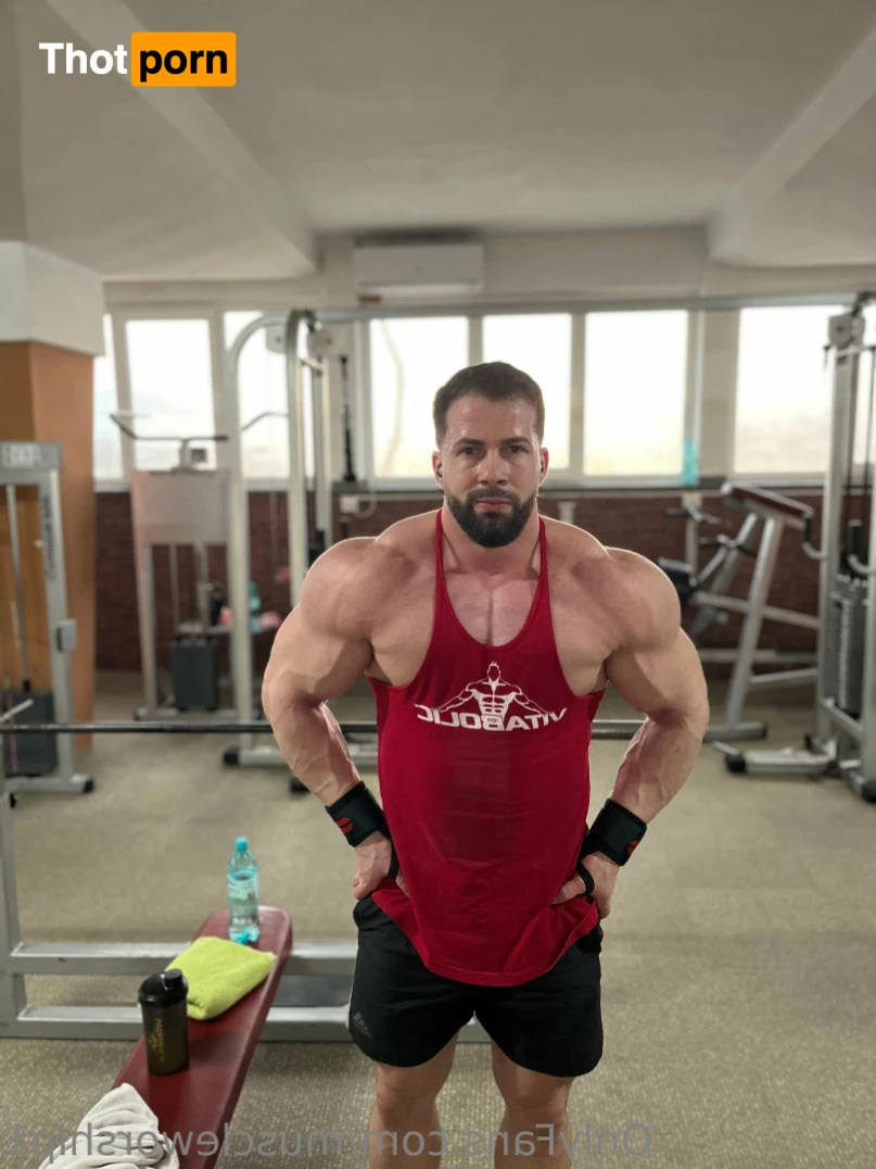 Muscle worship 16346684