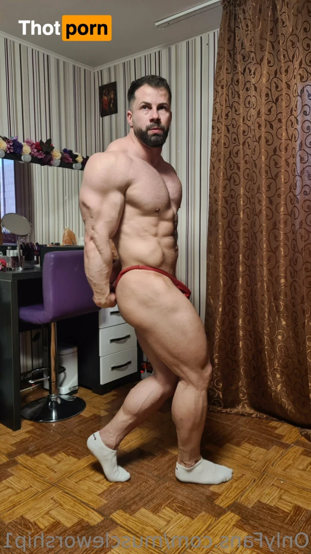 Muscle worship 16346692