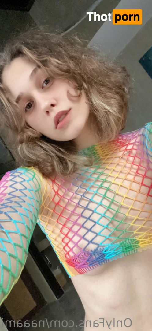 Naami 💙💛 16247885