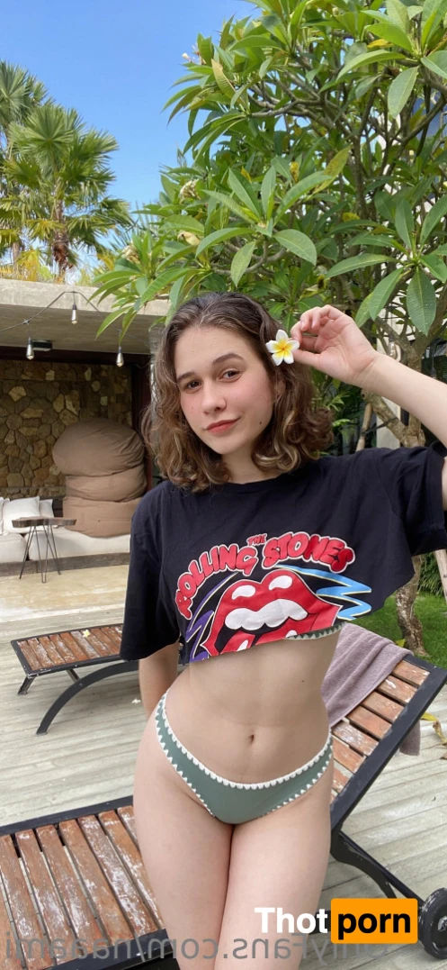 Naami 💙💛 16248058