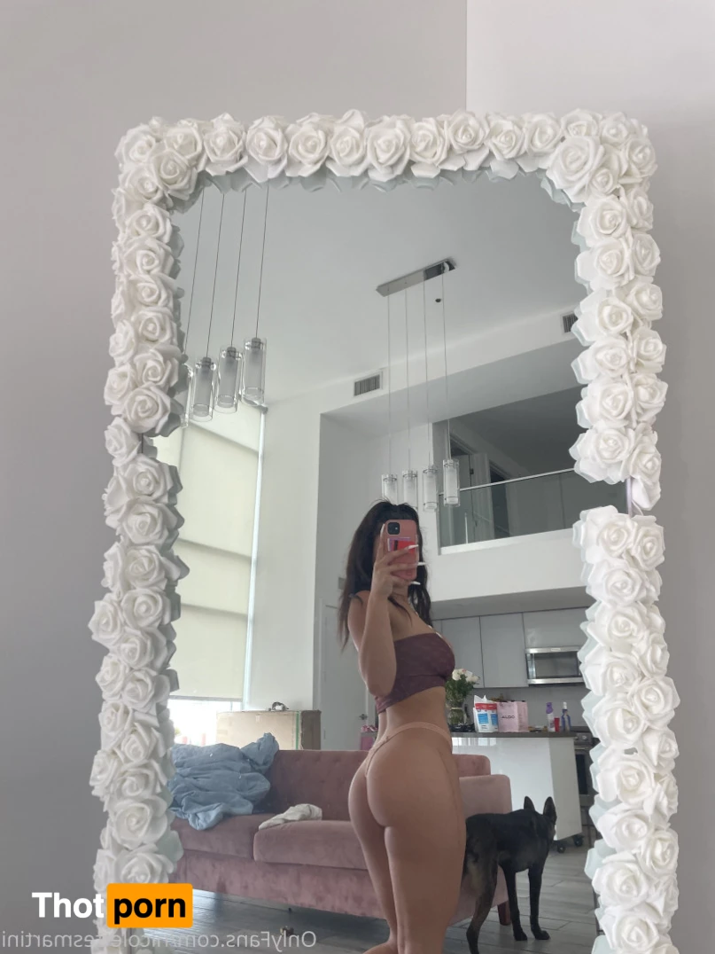 Nicolette 🍸 15878494