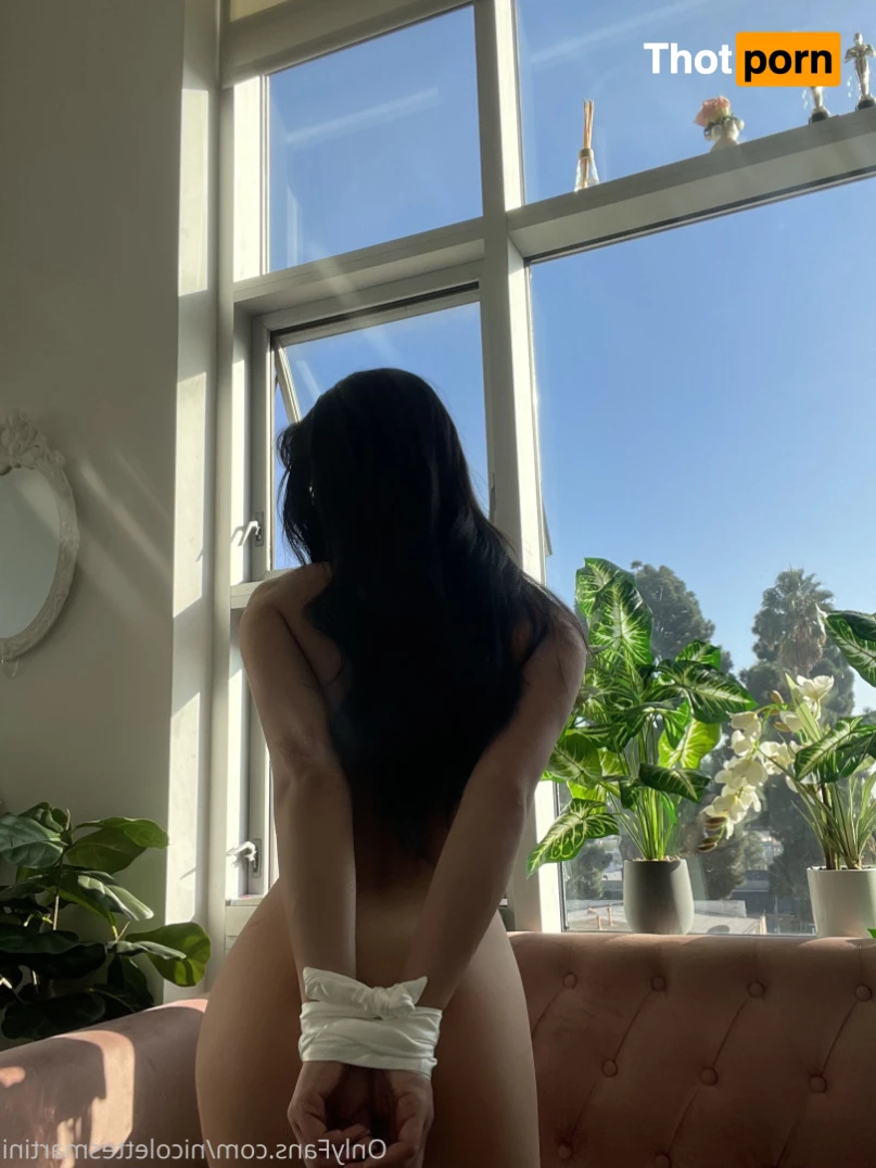 Nicolette 🍸 15878985