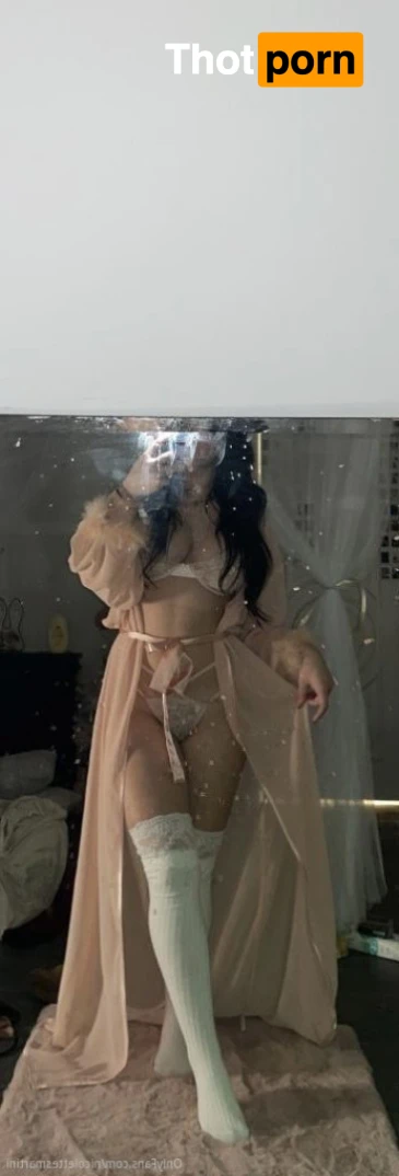 Nicolette 🍸 15879017