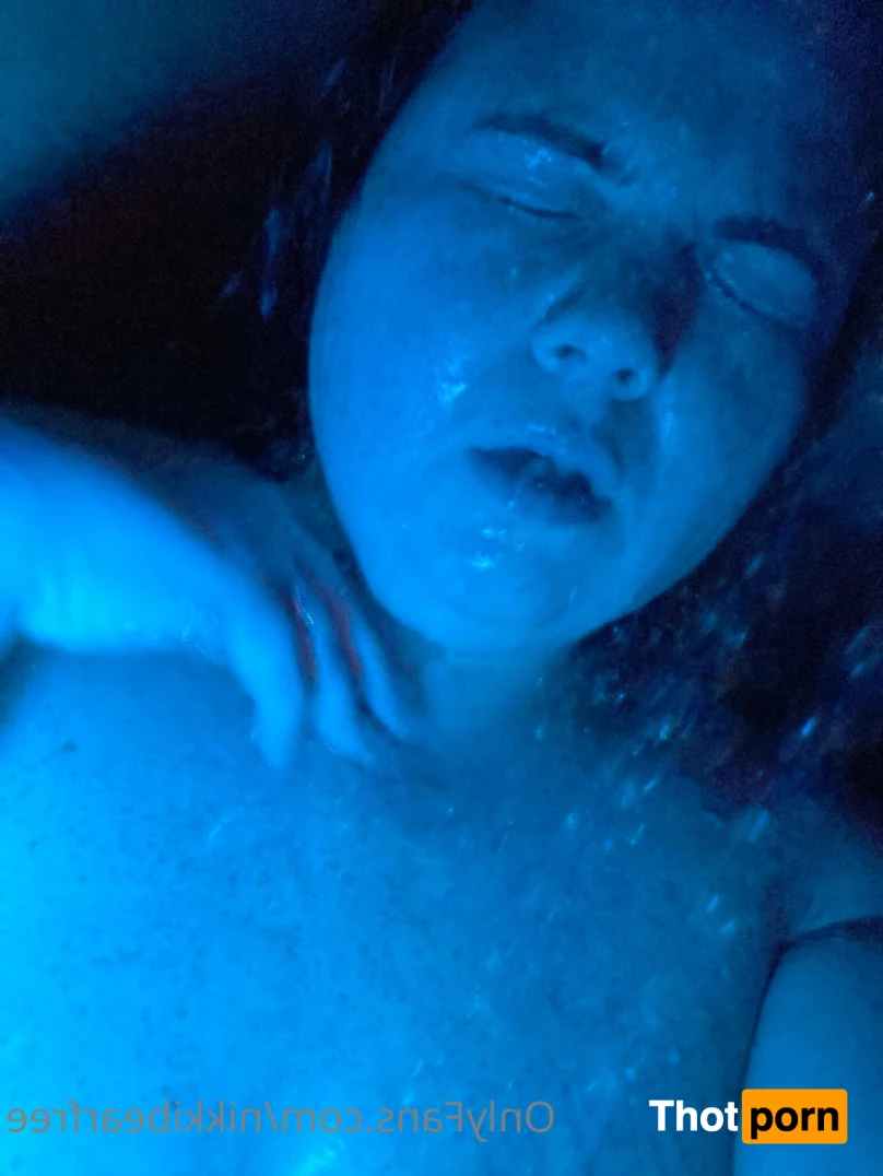 nikkibearfree 15810538