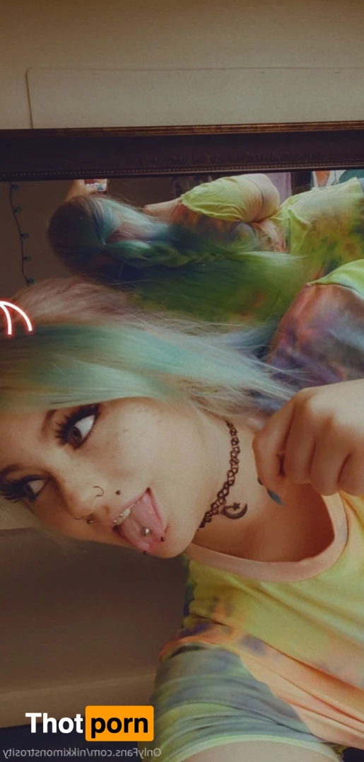 💕NikkiMonstrosity💕 15804329