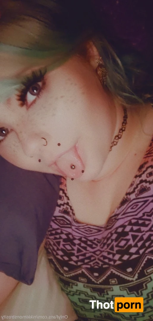 💕NikkiMonstrosity💕 15804349