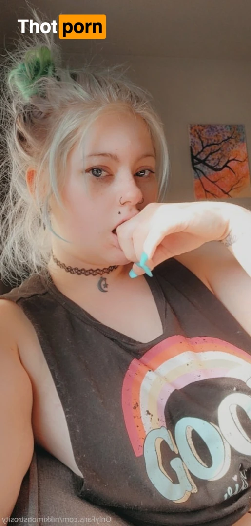 💕NikkiMonstrosity💕 15804429