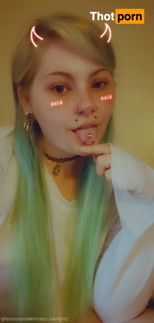 💕NikkiMonstrosity💕 15804513