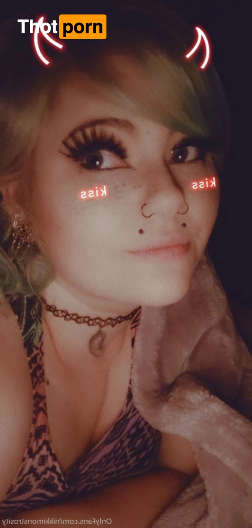 💕NikkiMonstrosity💕 15804611