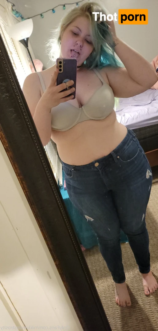 💕NikkiMonstrosity💕 15804702