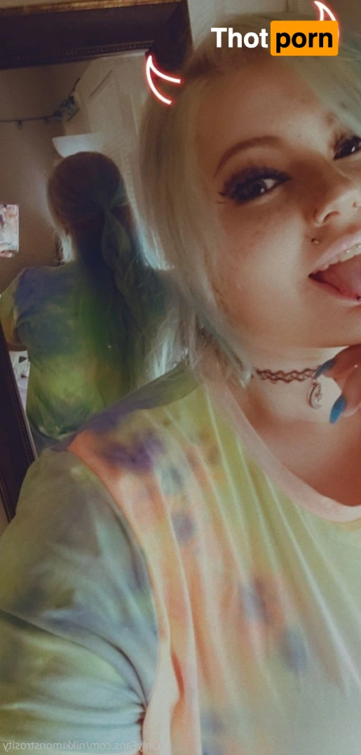 💕NikkiMonstrosity💕 15804715