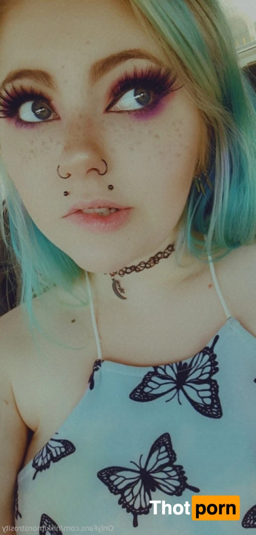 💕NikkiMonstrosity💕 15804868