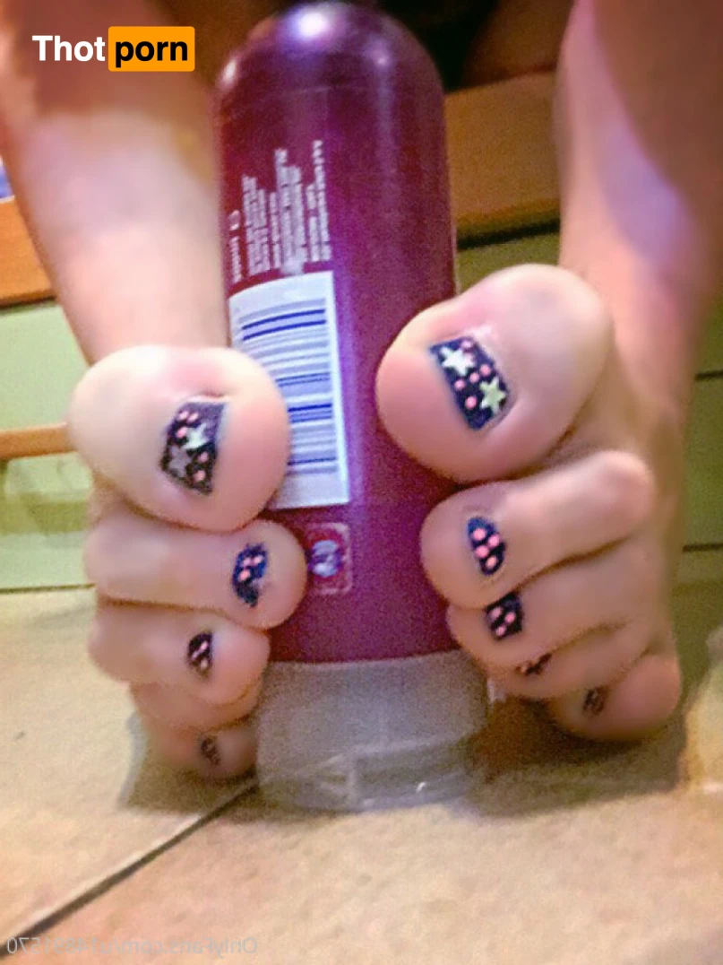 Nicole Borromeo 15797130