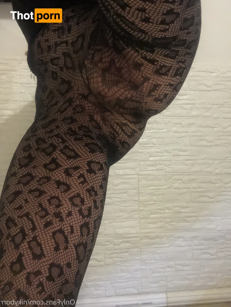 Nicole Borromeo 15797311