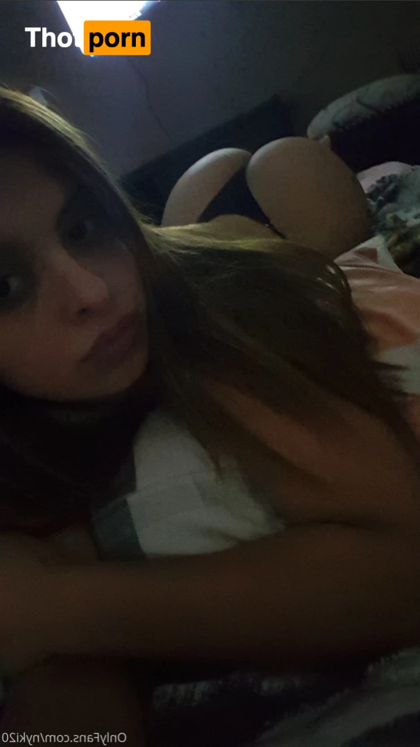 Nyki 👄 15690126