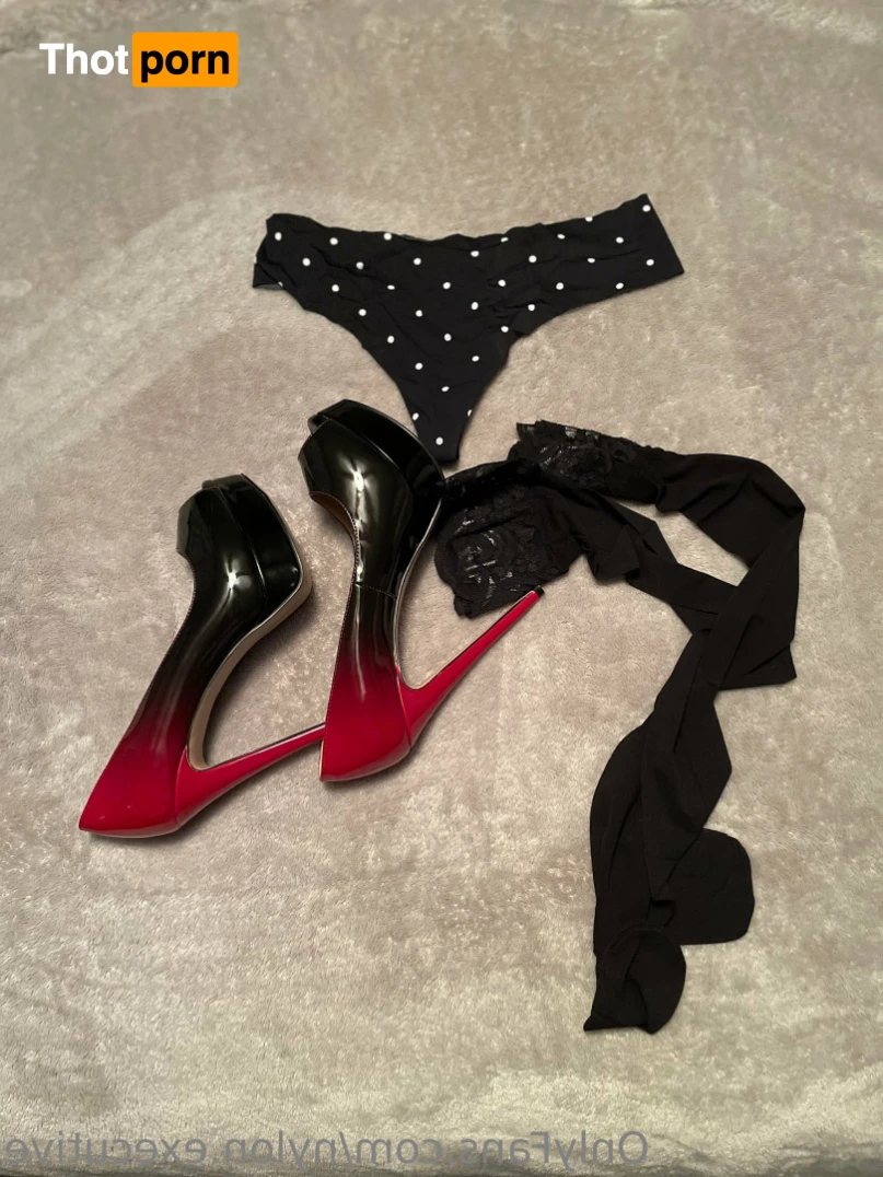 Nylon.Executive 15688320