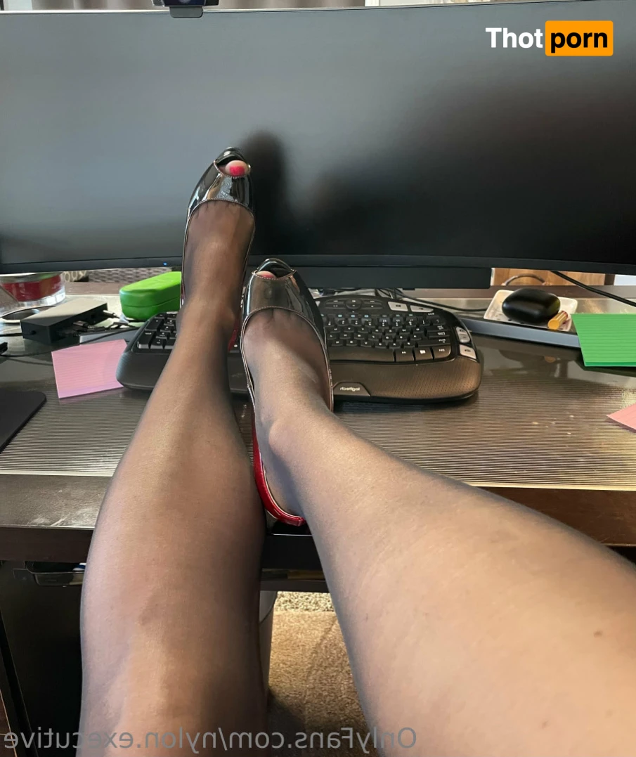 Nylon.Executive 15688862