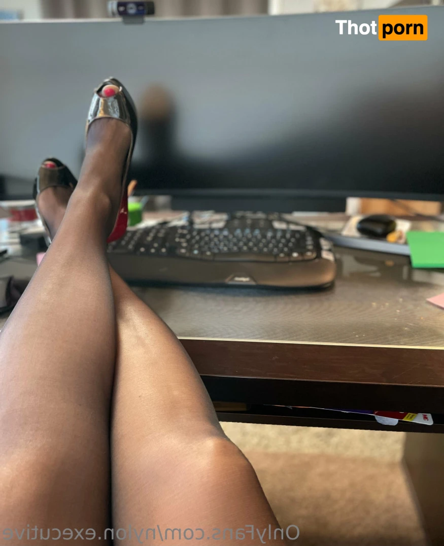 Nylon.Executive 15688877