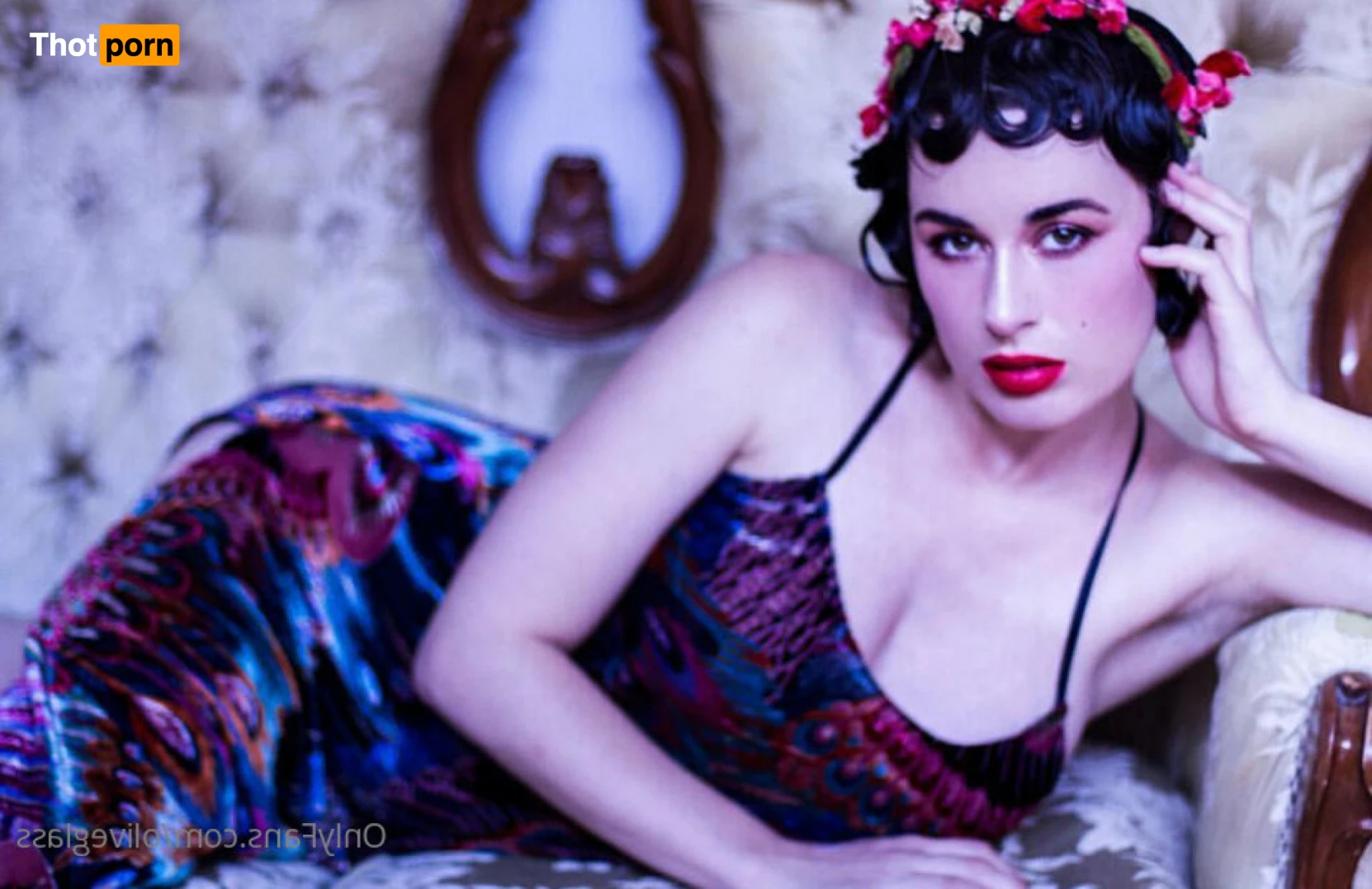 Olive Glass 15572537