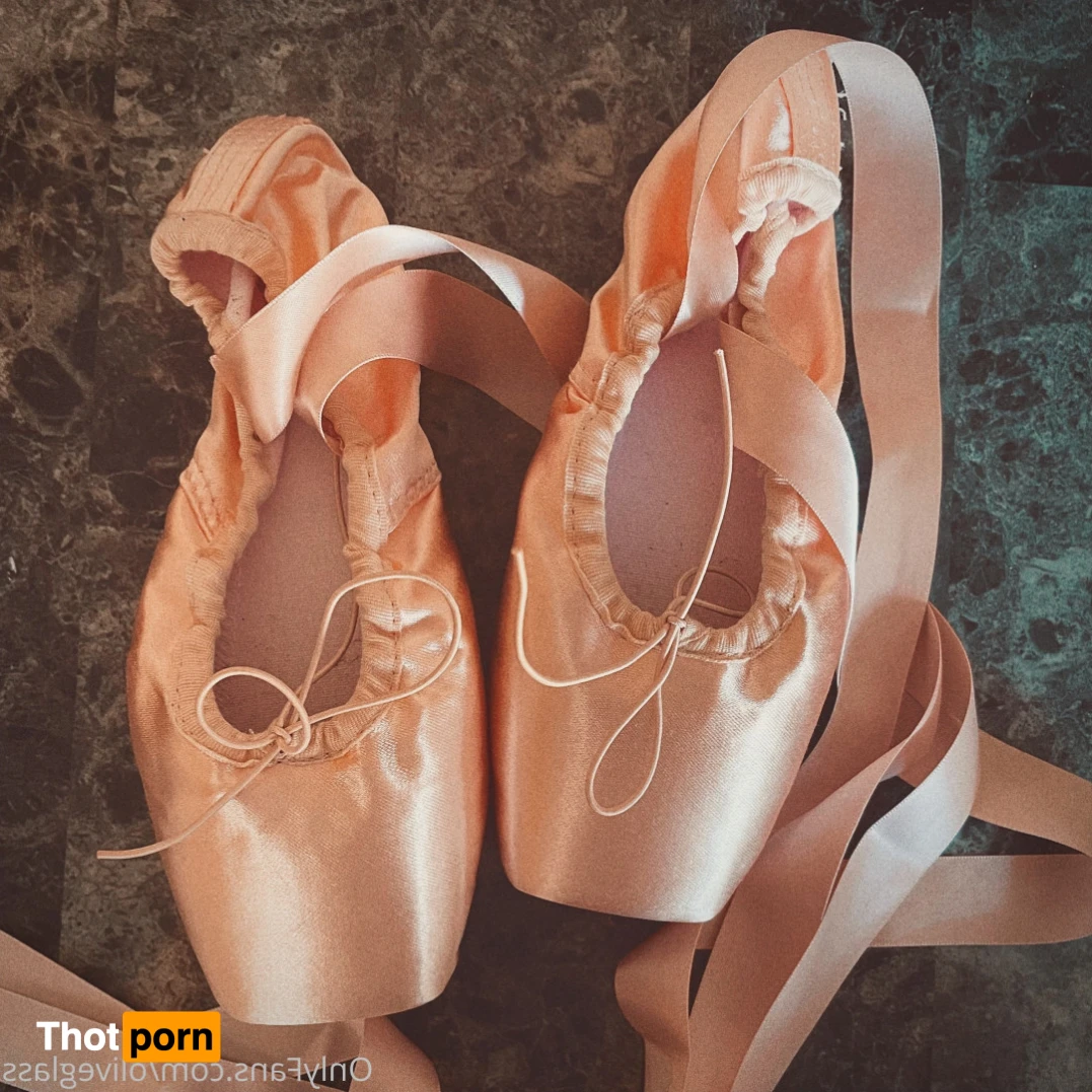 Olive Glass 15572698