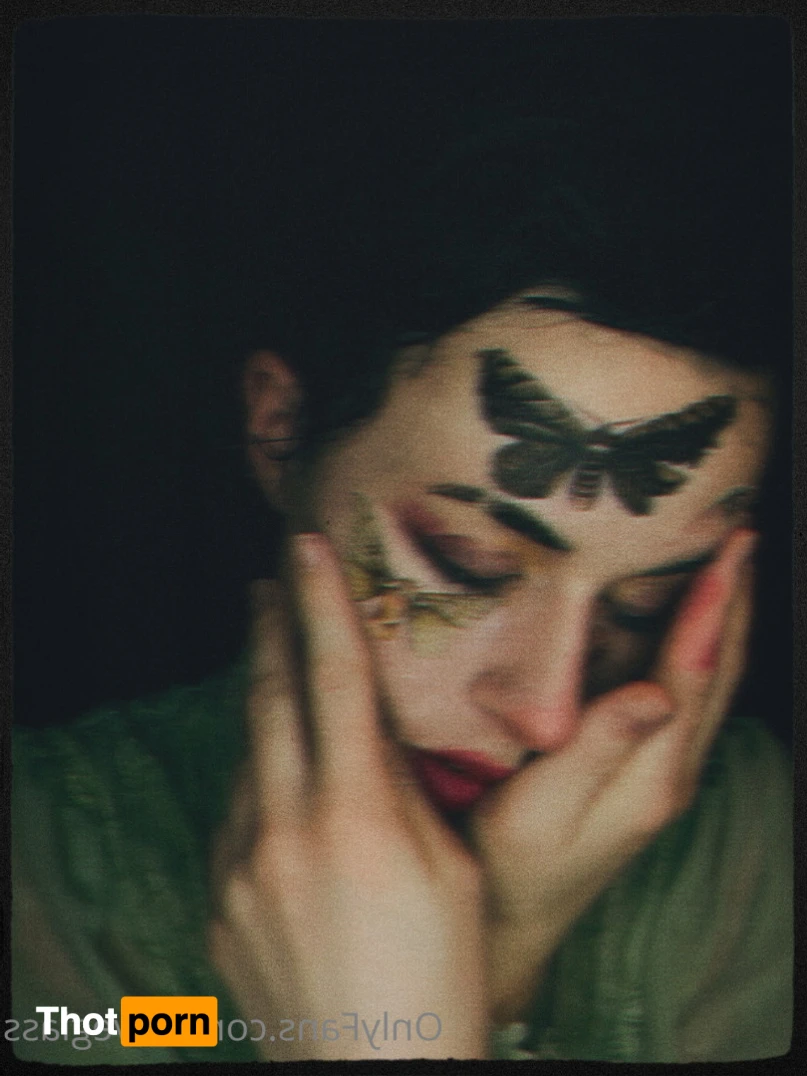 Olive Glass 15572733