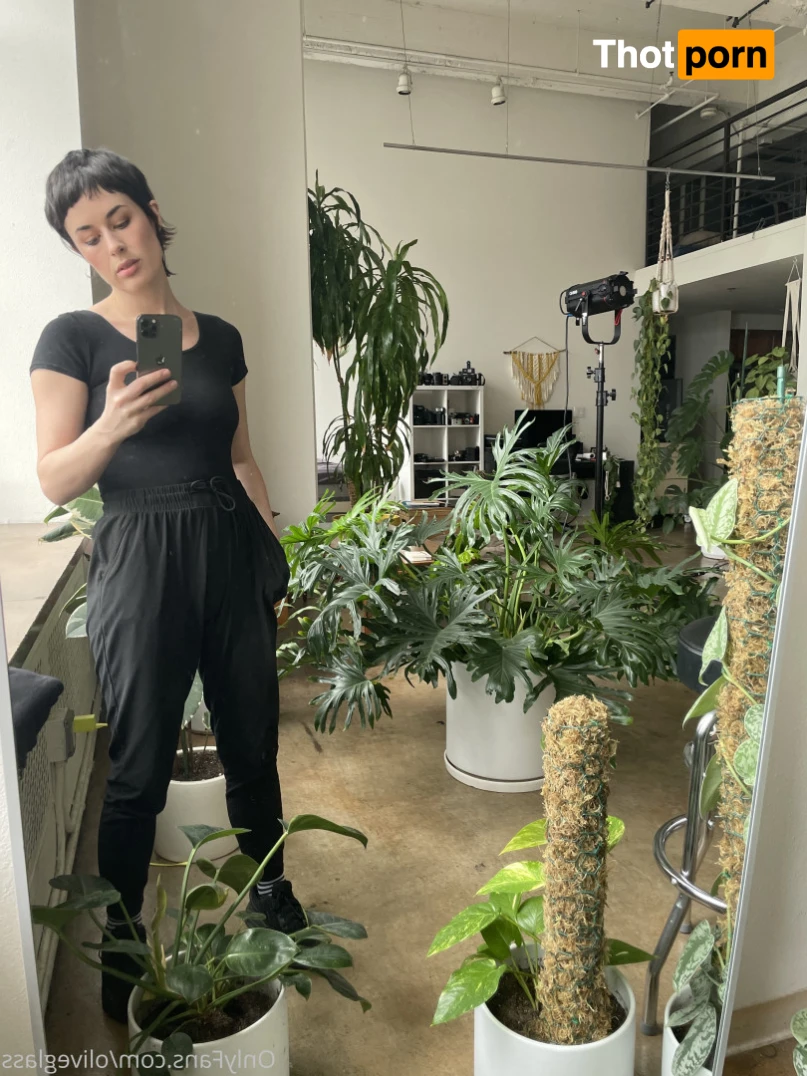 Olive Glass 15572885