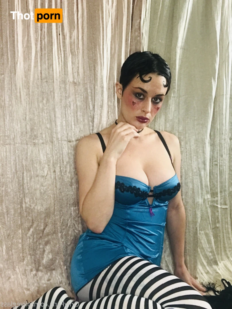 Olive Glass 15572982