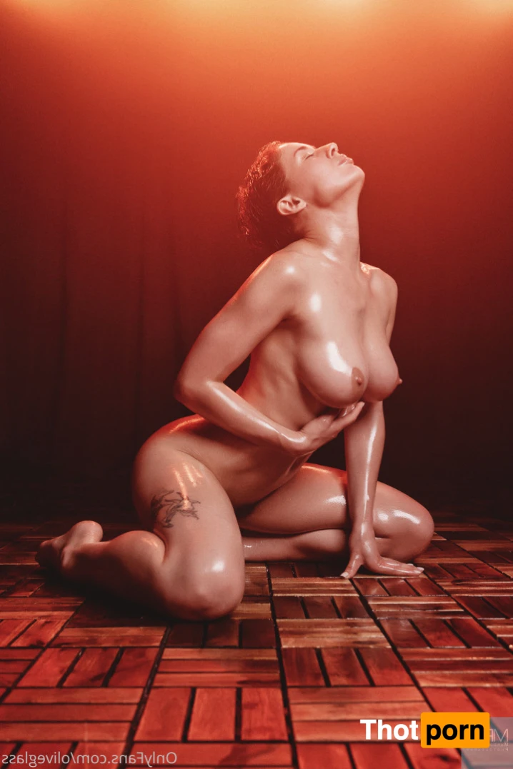 Olive Glass 15573355