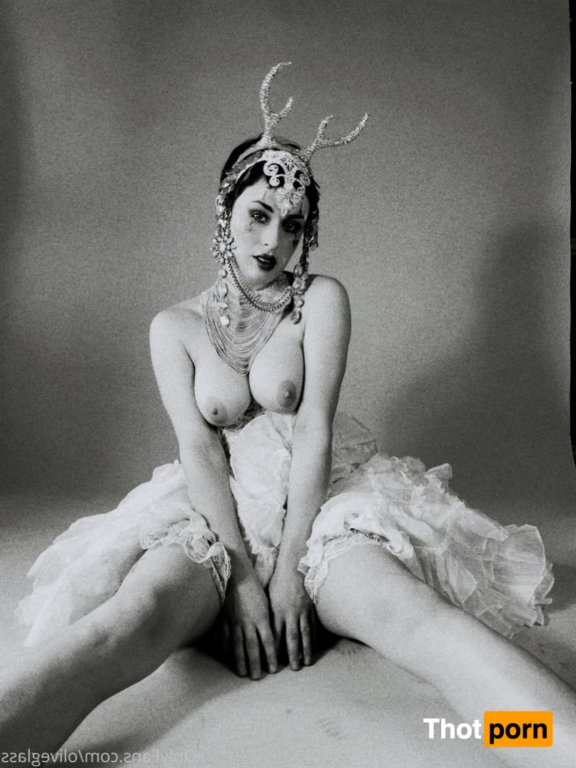 Olive Glass 15573374