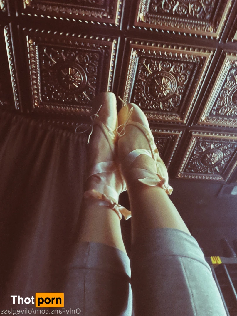 Olive Glass 15573706