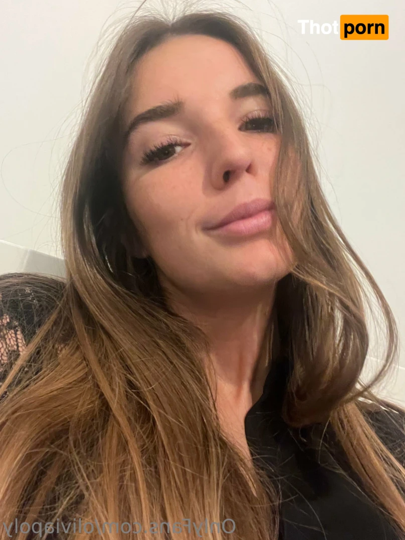 Olivia Poly🌹 15519350