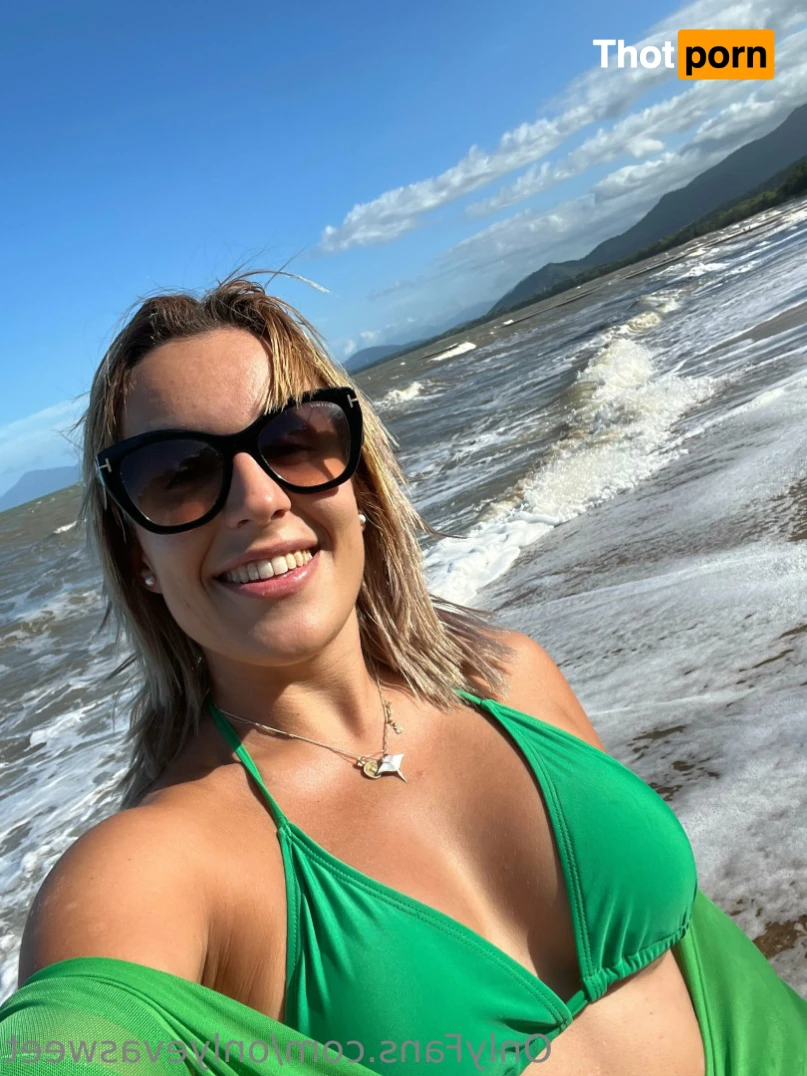 𝐇𝐎𝐓 𝐆𝐈𝐑𝐋 𝐒𝐐𝐔𝐈𝐑𝐓𝐄𝐑 𝐐𝐔𝐄𝐄𝐍 𝟐𝟒/𝟕💦🎁 11230442