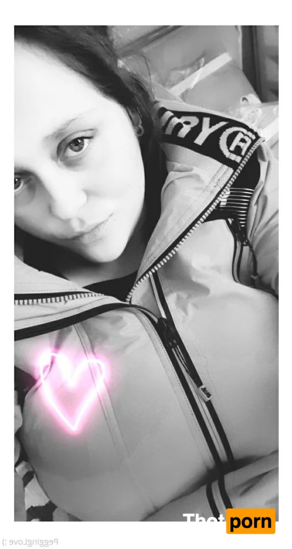 Pegging Love 14991044