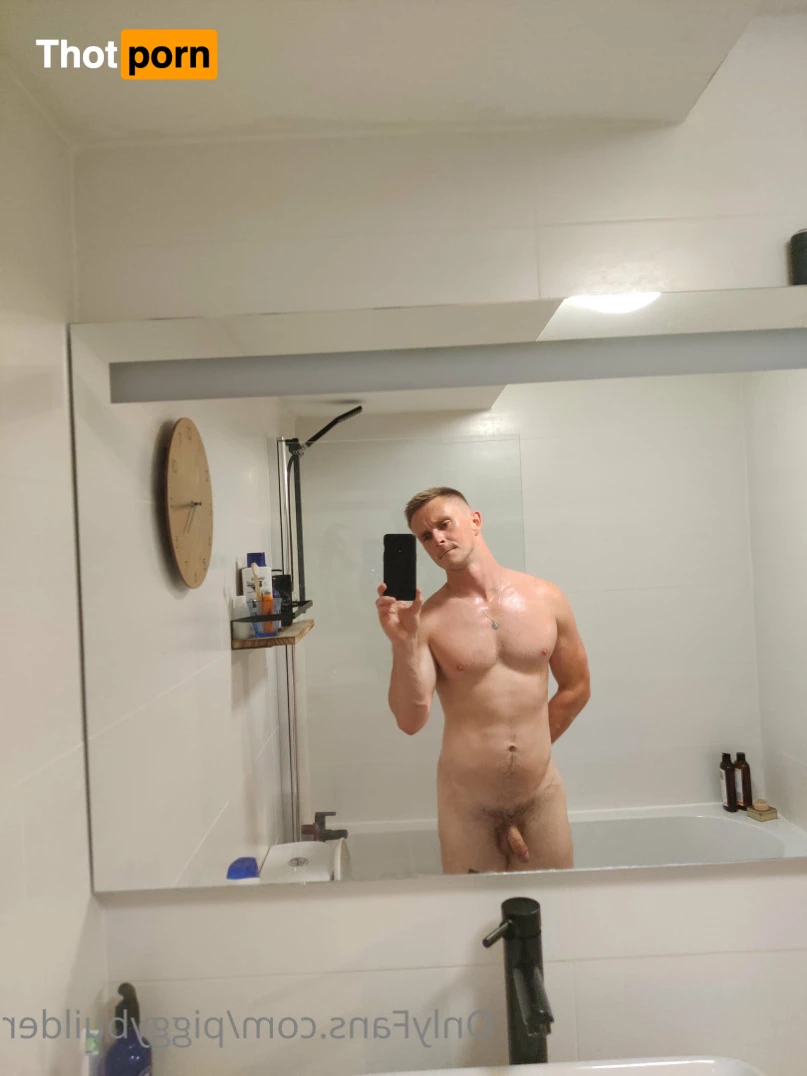 PiggyBuilder 14940950