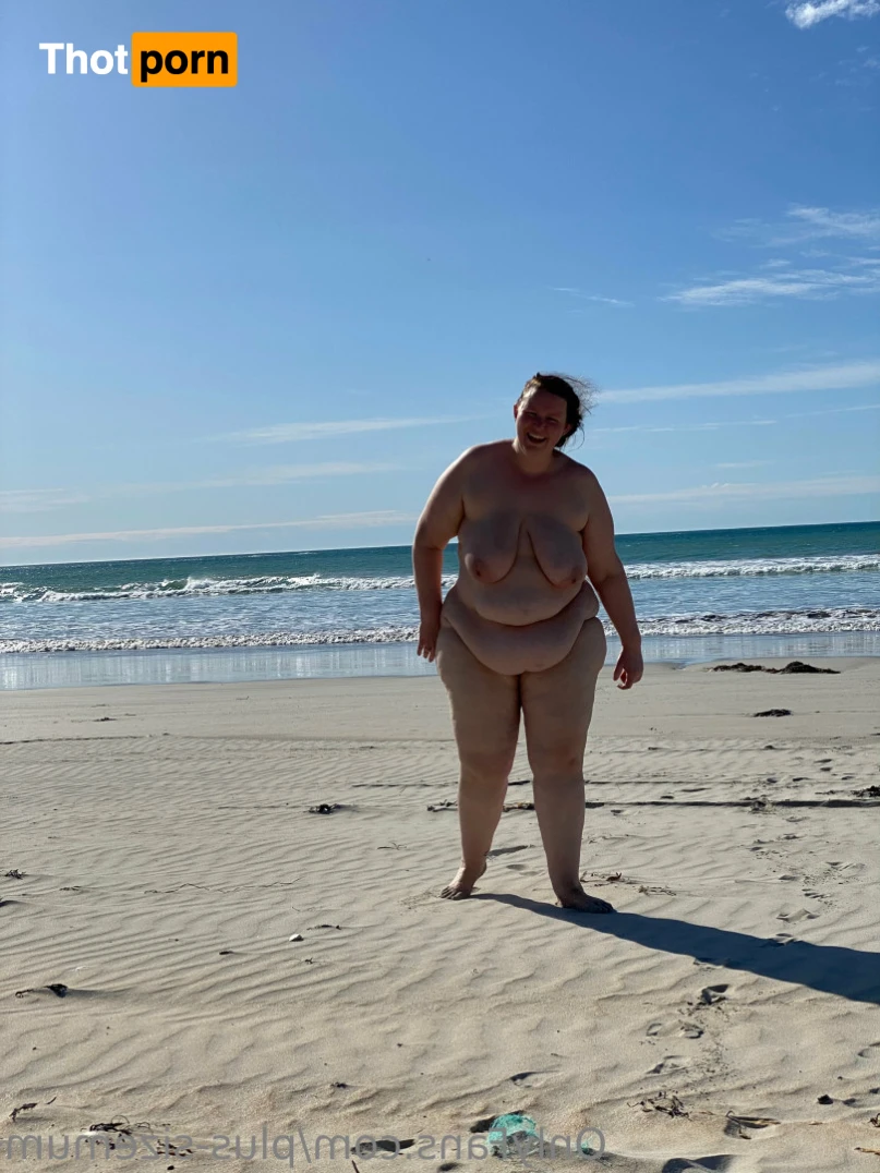 Plus-sizemum 14723661