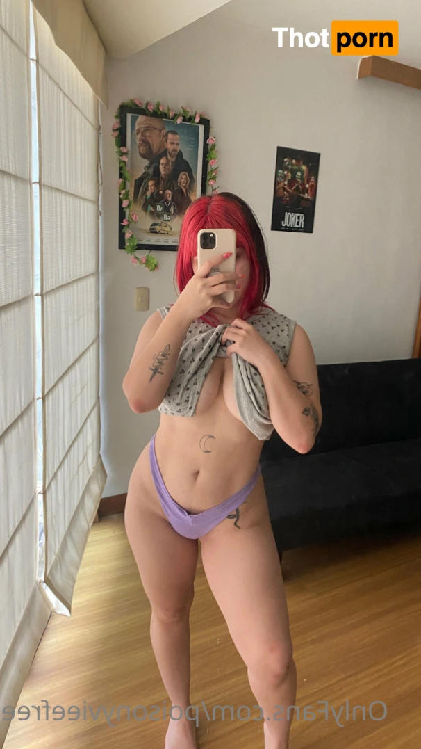 Yvie Velour🌹 14721646