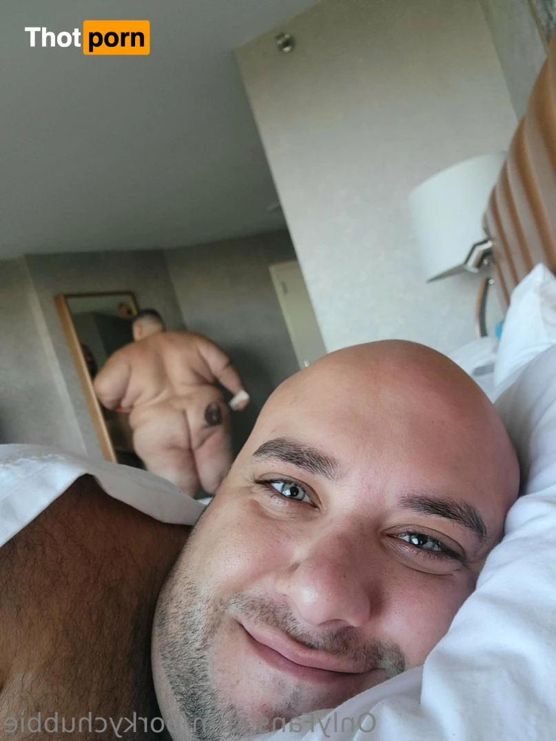 Two Fat Guys In Love 🥰 🐷 14648986