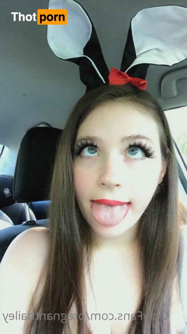 Pregnant Bailey 14605848