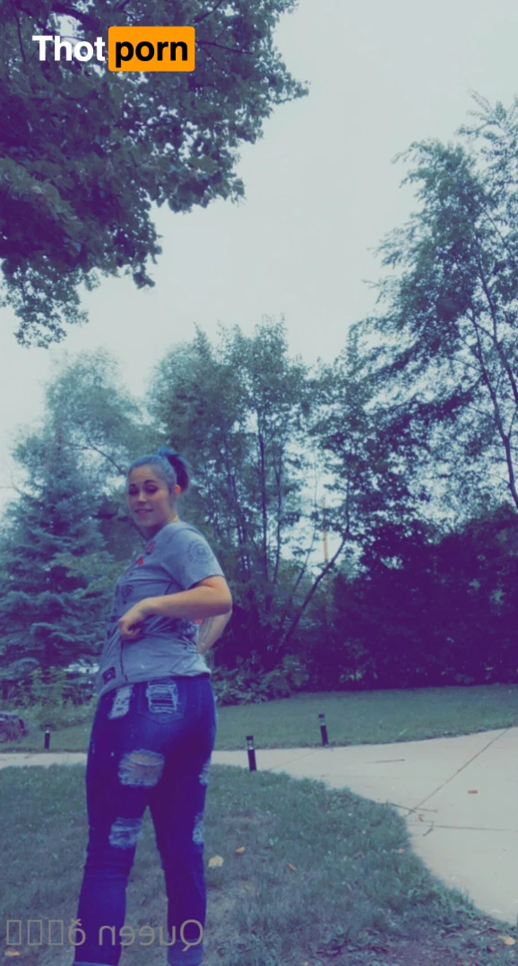 𝓠𝓾𝓮𝓮𝓷 𝓑𝓮𝓮💕 14243620