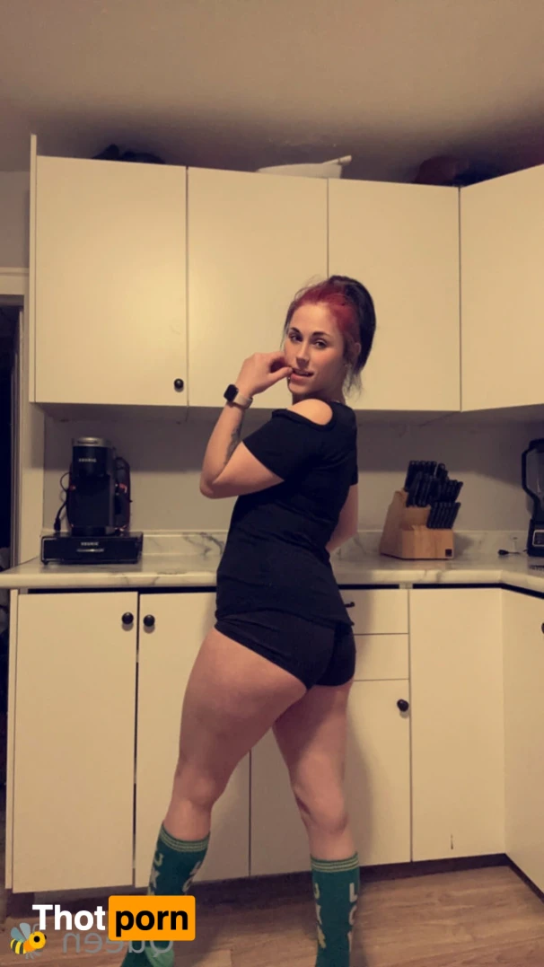 𝓠𝓾𝓮𝓮𝓷 𝓑𝓮𝓮💕 14244021