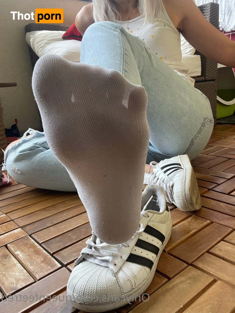 Queenfeetred 14231245