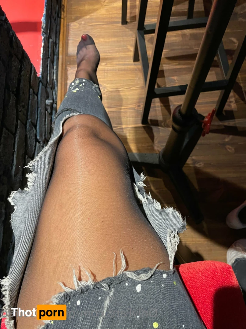 Queenfeetred 14231374