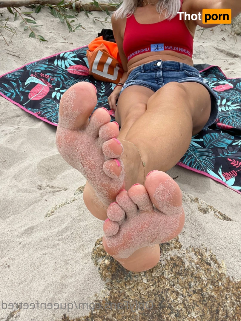 Queenfeetred 14231469