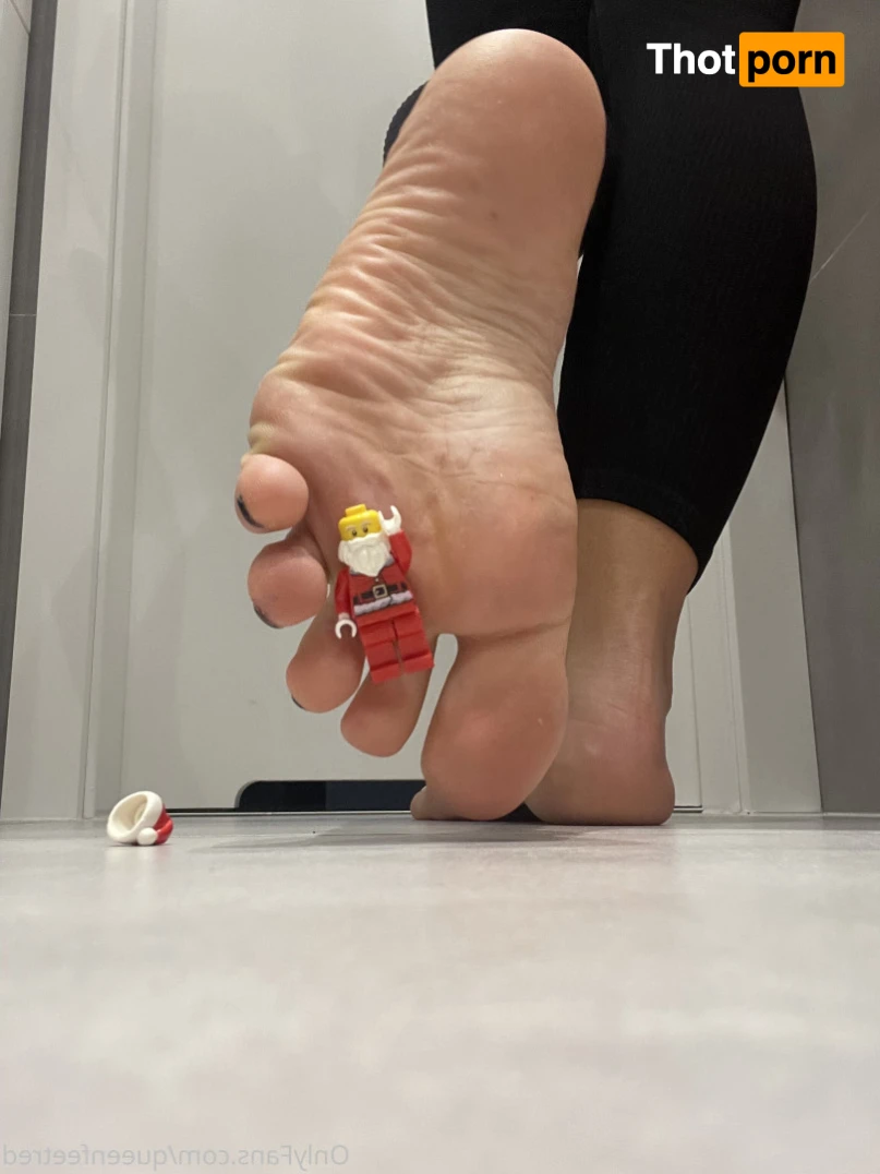 Queenfeetred 14231822