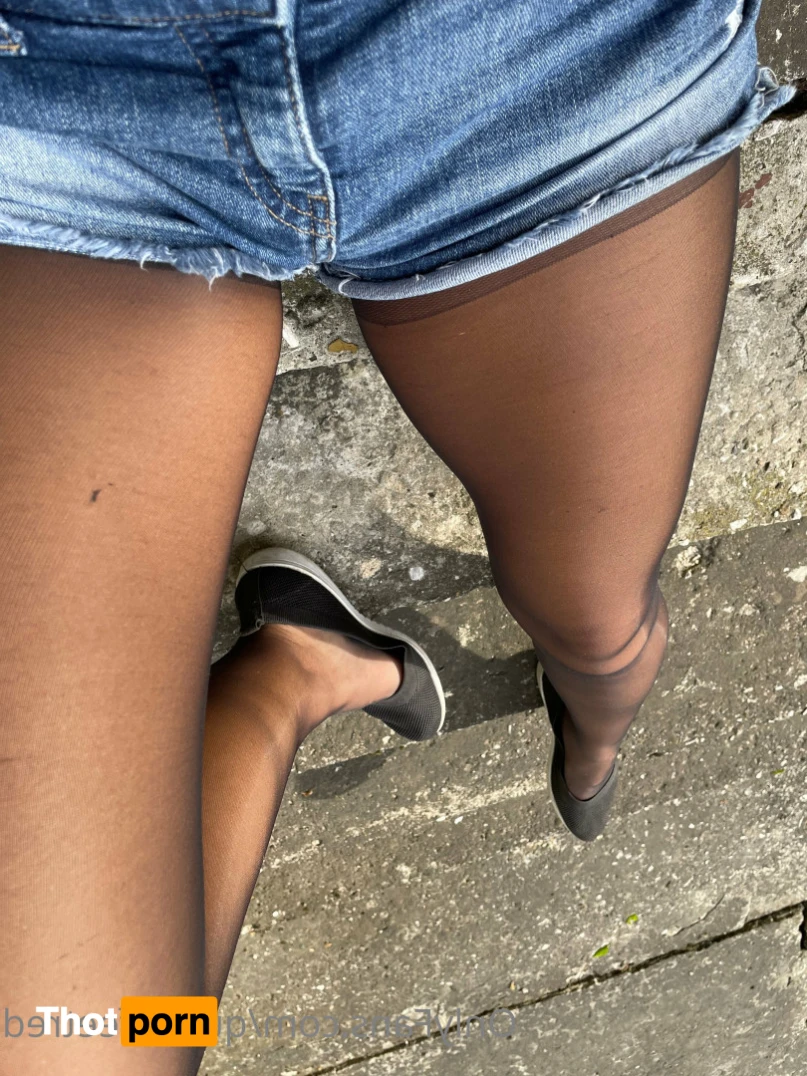 Queenfeetred 14231883