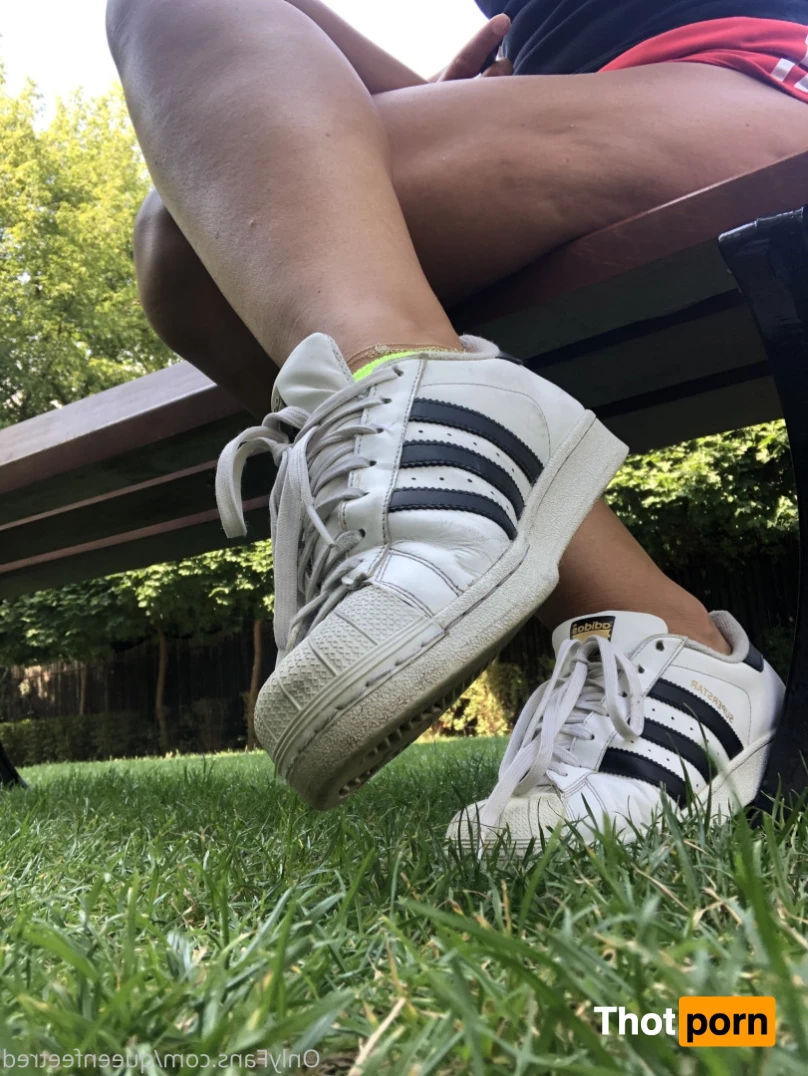 Queenfeetred 14232034