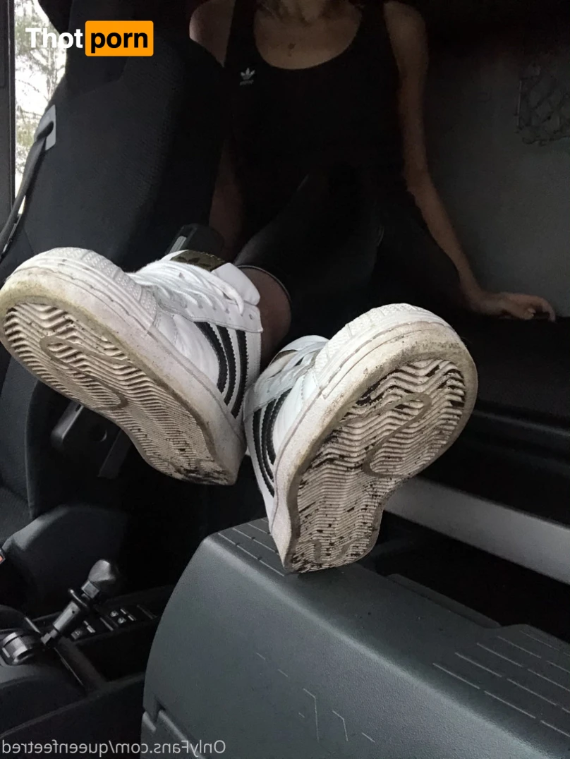 Queenfeetred 14232139